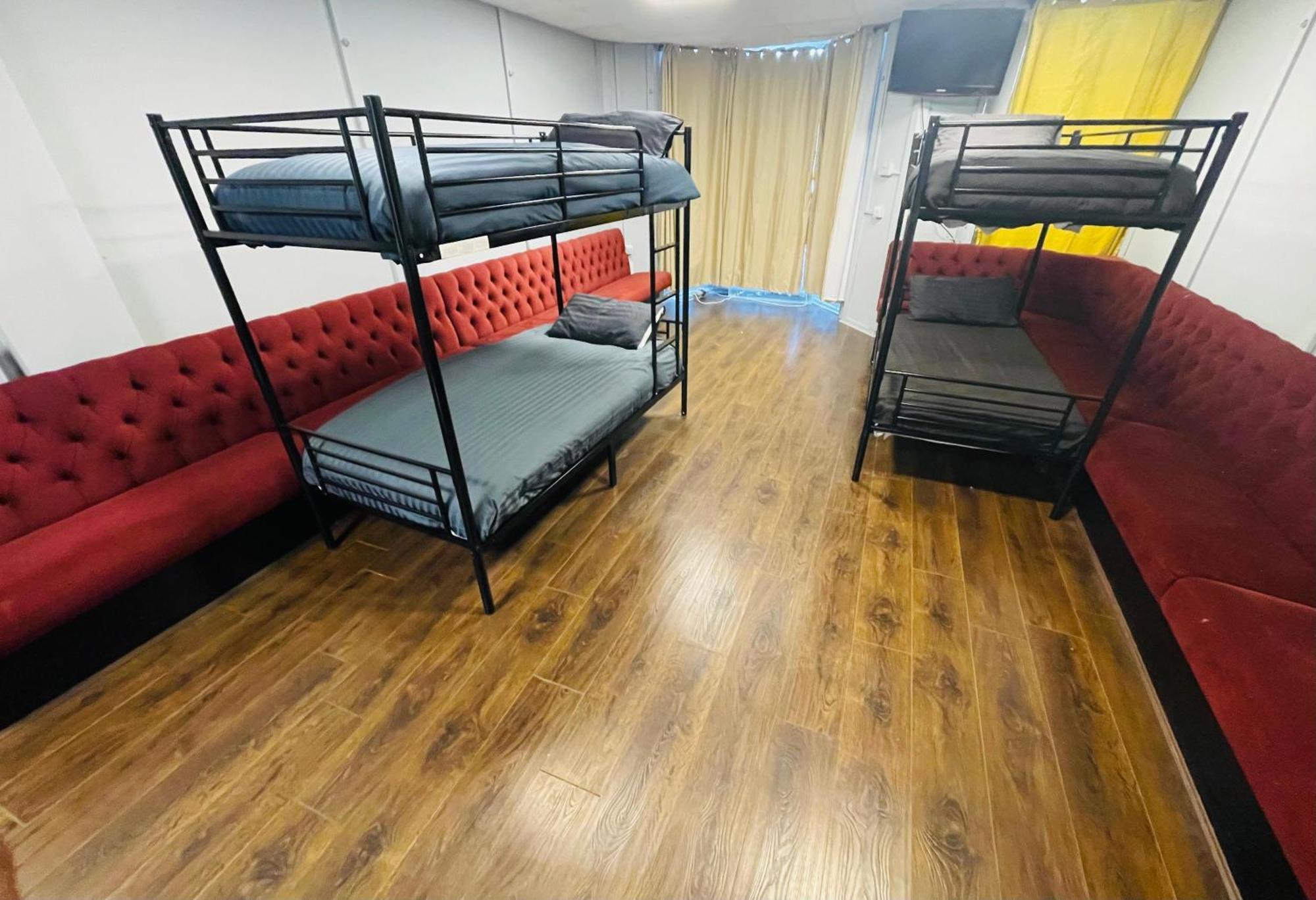 Hotel Blue Ocean - Call For Cheap Prices - Check In Until 3Am — Photos 1